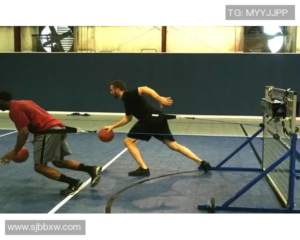 重庆篮球队的耐力之道：揭秘他们背后的训练与坚持