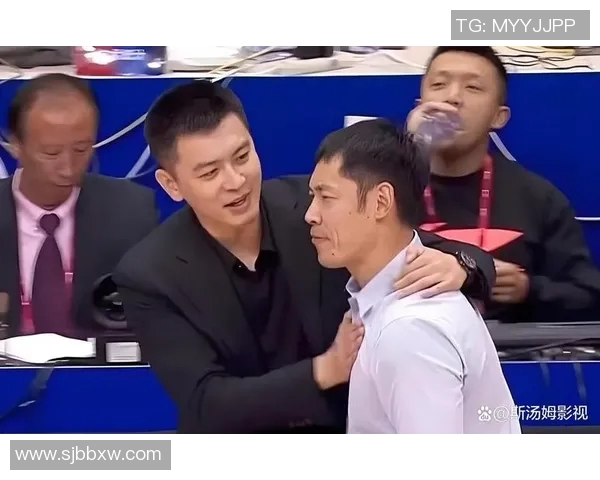 张庆鹏：从篮球场上的拼搏者到商业领域的成功转型者的传奇故事
